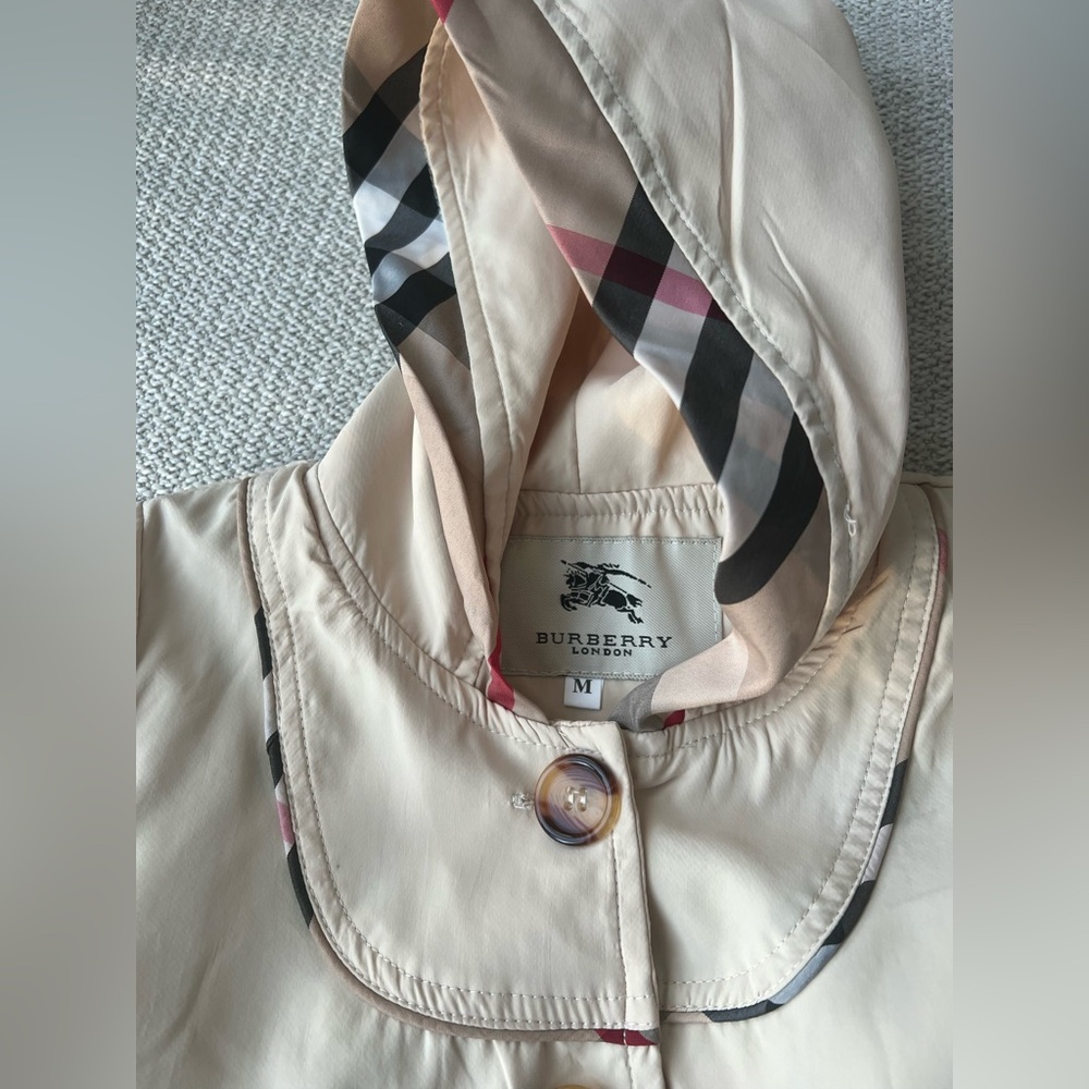 Burberry Kids Beige Raincoat with Plaid Trim - Picture 3 of 10
